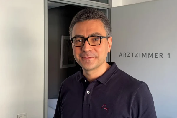 Kardiologe Arshak Asefi, MD, Frankfurt